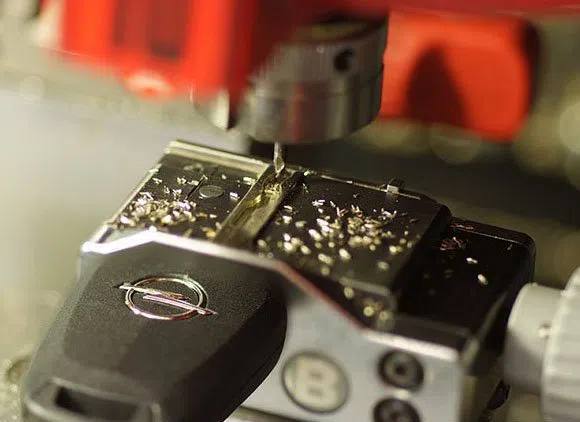 Universal Locksmith Store Kansas City, MO 816-425-3451 - 11-Key-Cutting